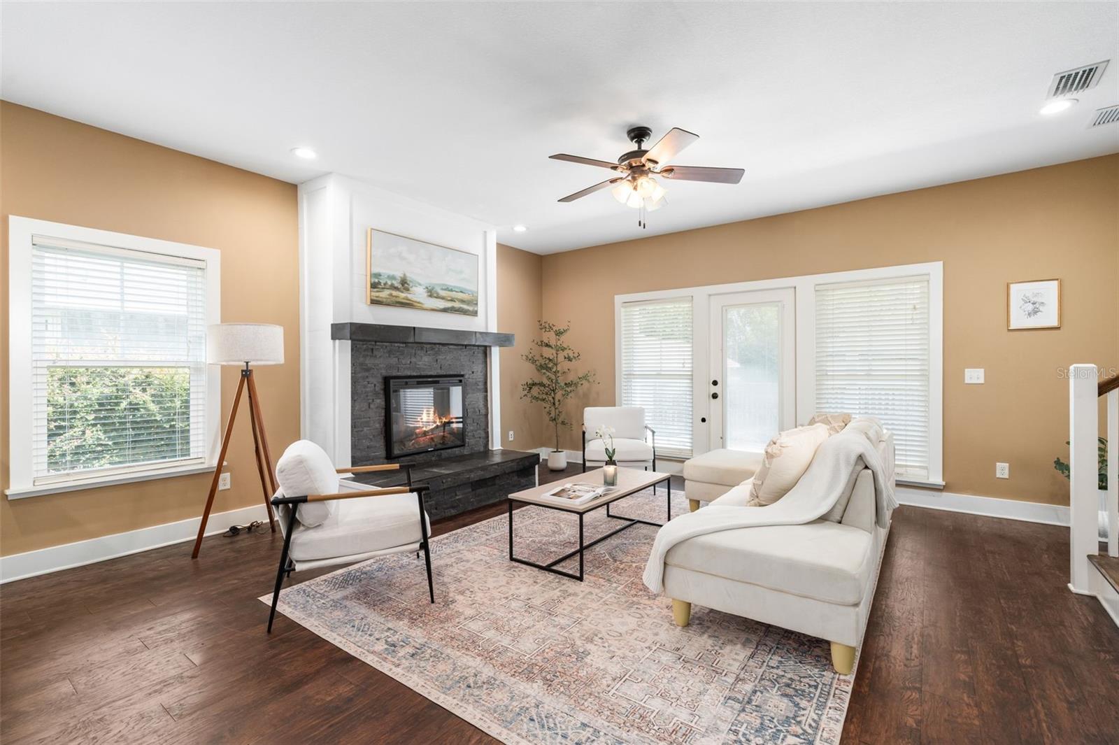 SPANISH GATES - Residential