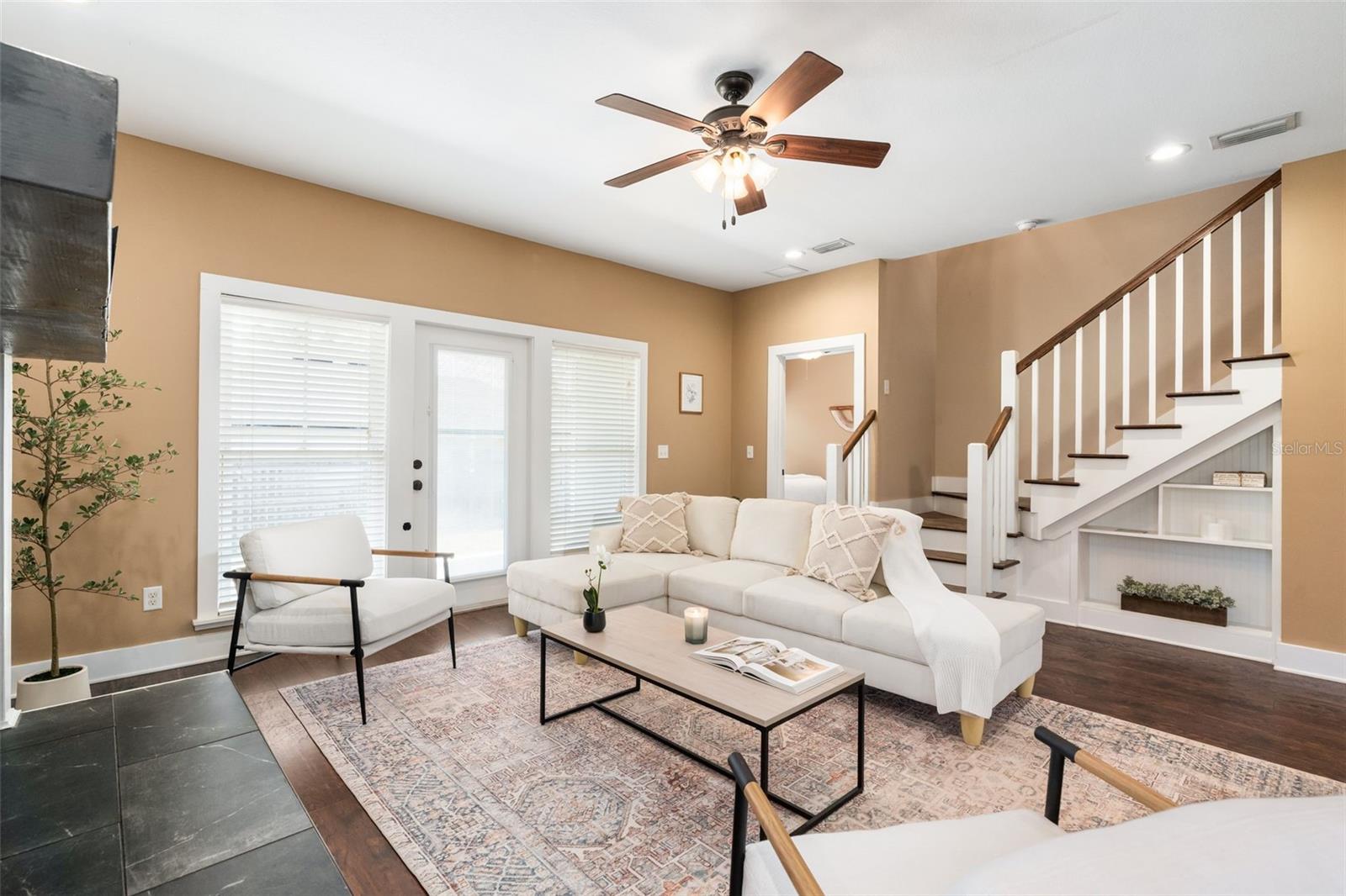 SPANISH GATES - Residential