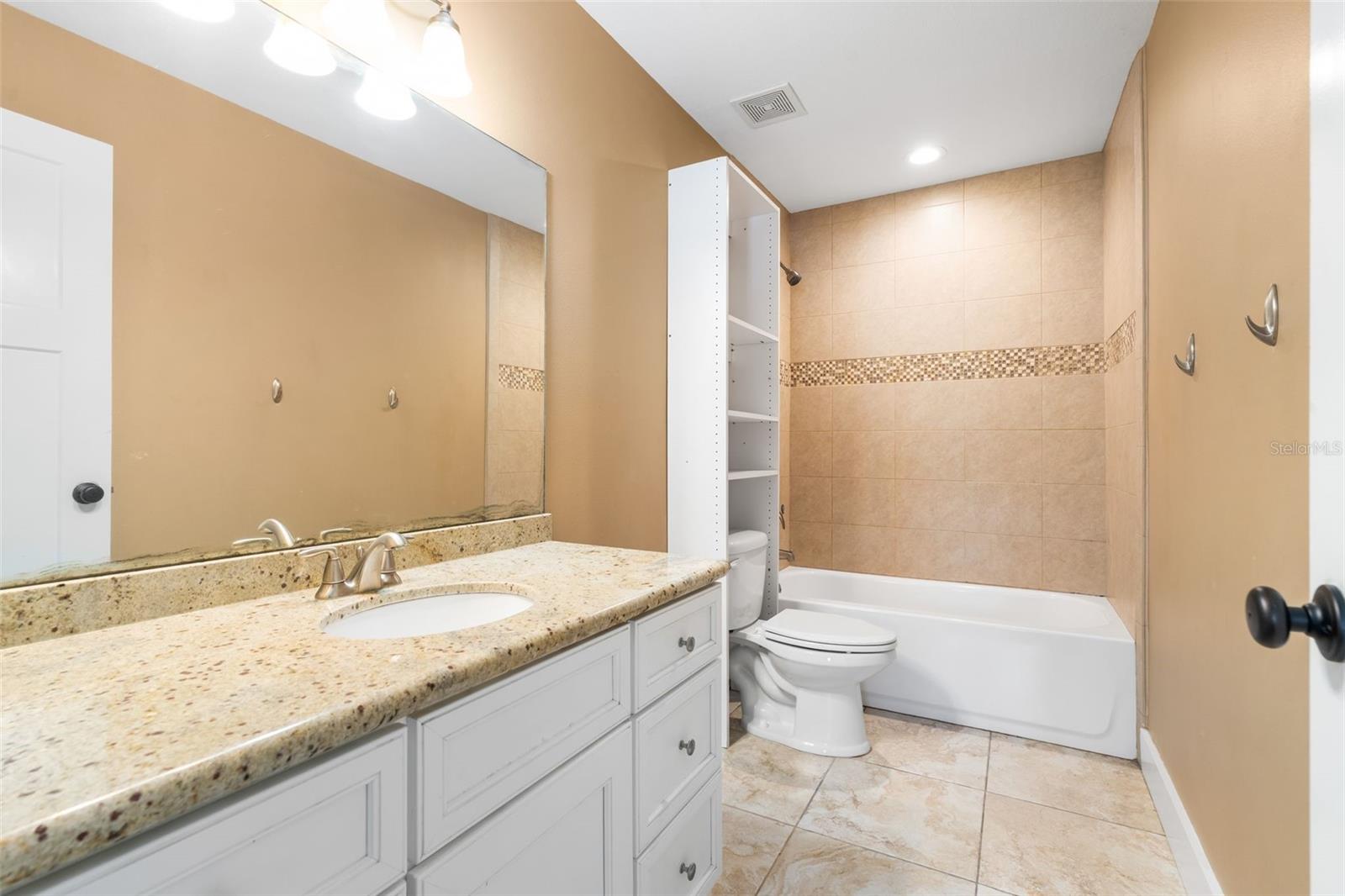 SPANISH GATES - Residential