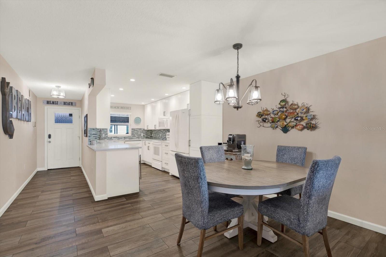 CAYMAN CAY VILLAS - Residential