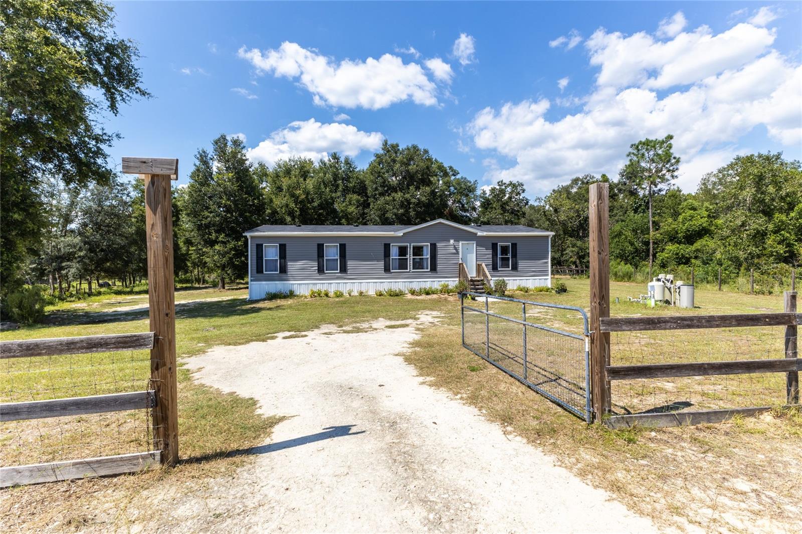 A Melrose gem. Come see this spacious 3-bedroom 2 bath home nestled on 2 acres that is fenced in. Exceptionally well maintained home that will fit your needs with just under 1500 square feet of an open floor plan. Bring your horses, put them up in one of the ten stalls and enjoy the country living. Live in the country and work in the city with Gainesville only 25 minutes away and Middleburg only 39 minutes away. Don’t miss out on this home and schedule your appointment today!