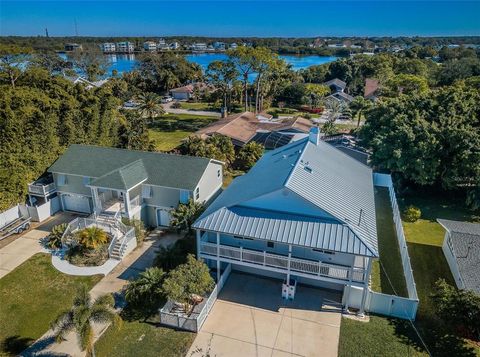 A home in PALM HARBOR