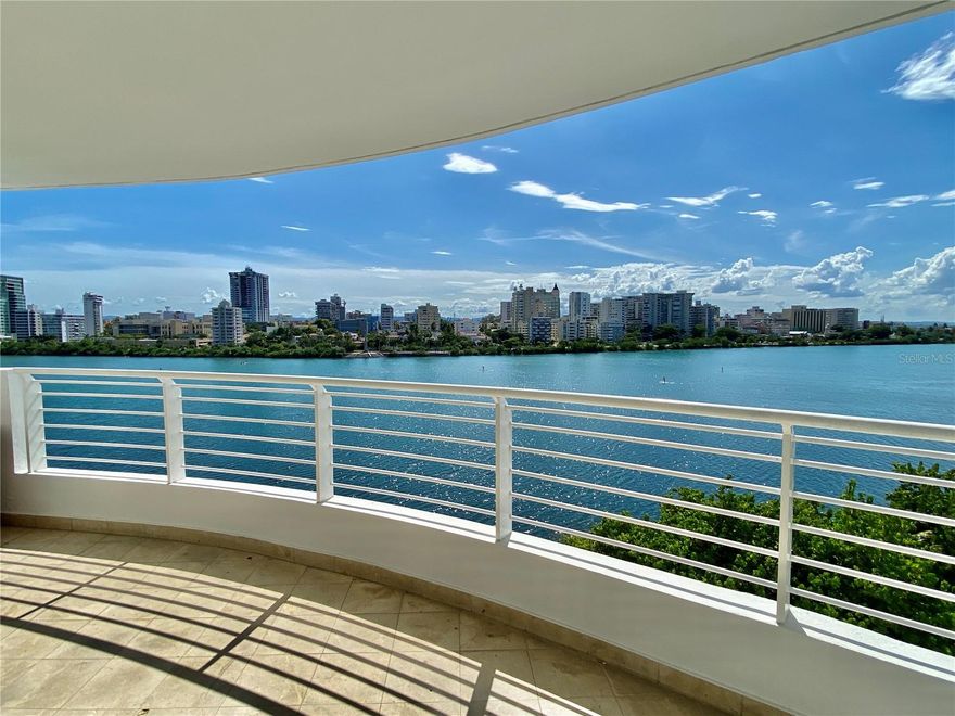 Stunning Water View Apartment with Exclusive Features.
Unique windows overlooking Ashford Avenue to the ocean. Plus enjoy the quiet view of the lagoon from the balcony facing south of the jewel apartment. Regatta features one apartment at each floor, which offers added privacy as there are only 18 apartments in this luxury building. Three parkings and night time security guard. Access to the lagoon to enjoy of water sports such as paddle boarding or kayaking. Limestone polished floors, marble bathrooms with luxury showers and jacuzzi.