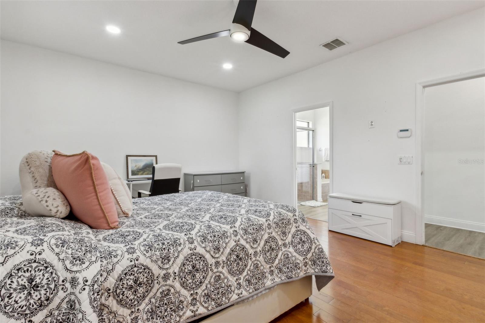 CRYSTAL COVE PH 02 - Residential