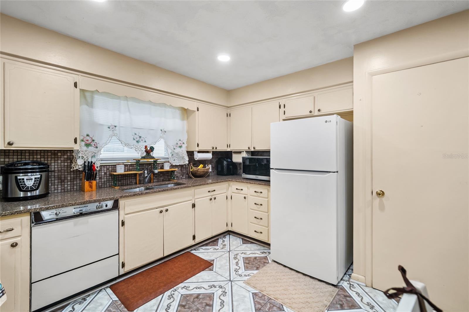 ARLINGWOOD - Residential