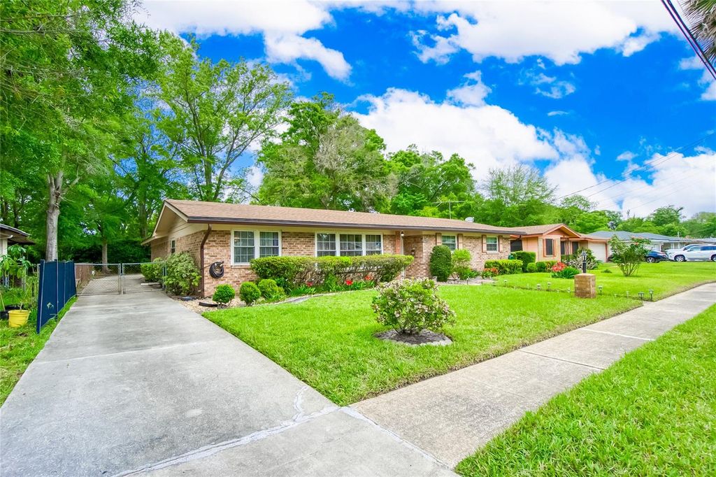 Photo of 8557 Vermanth Road, Jacksonville, FL 32211 (MLS # O6392247)