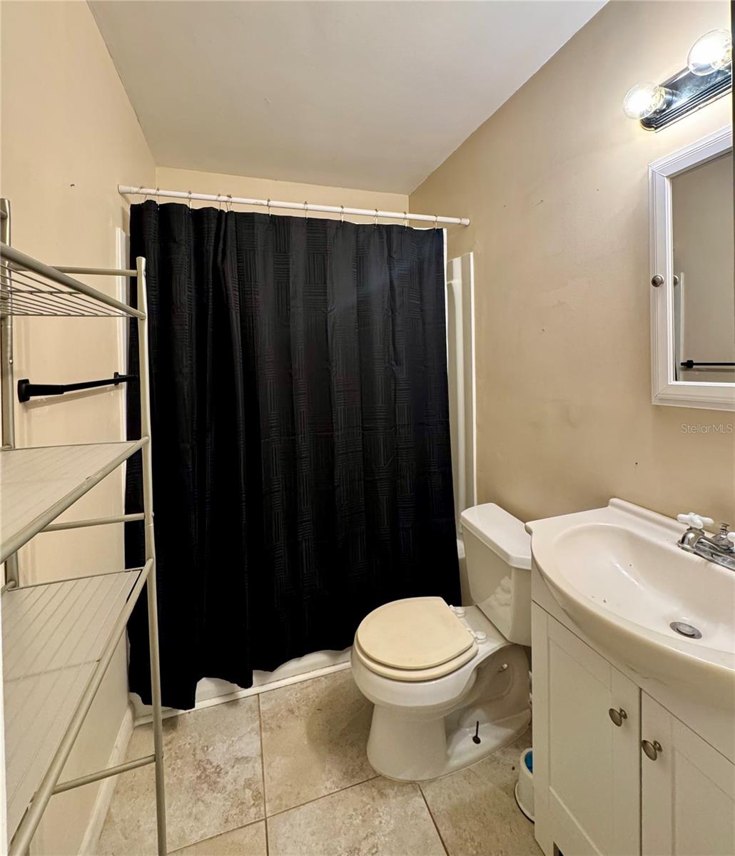 LAKE LINDSEY CITY - Residential Lease