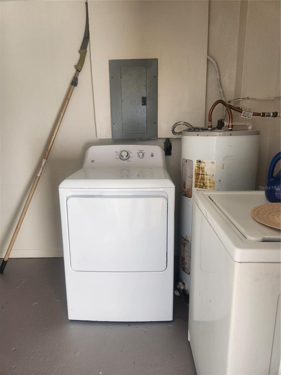 APOLLO BEACH UNIT 1 PT 2 - Residential Lease