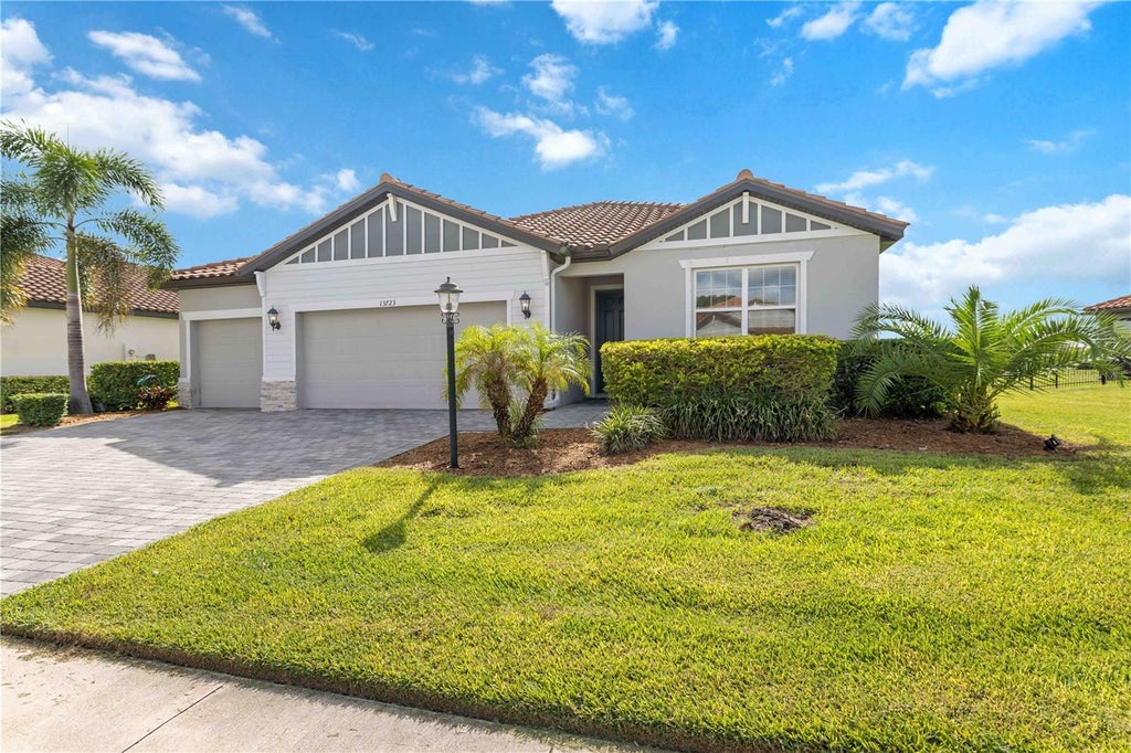 Photo of 13723 Green Hammock Place, Lakewood Ranch, FL 34211 (MLS # A4706653)