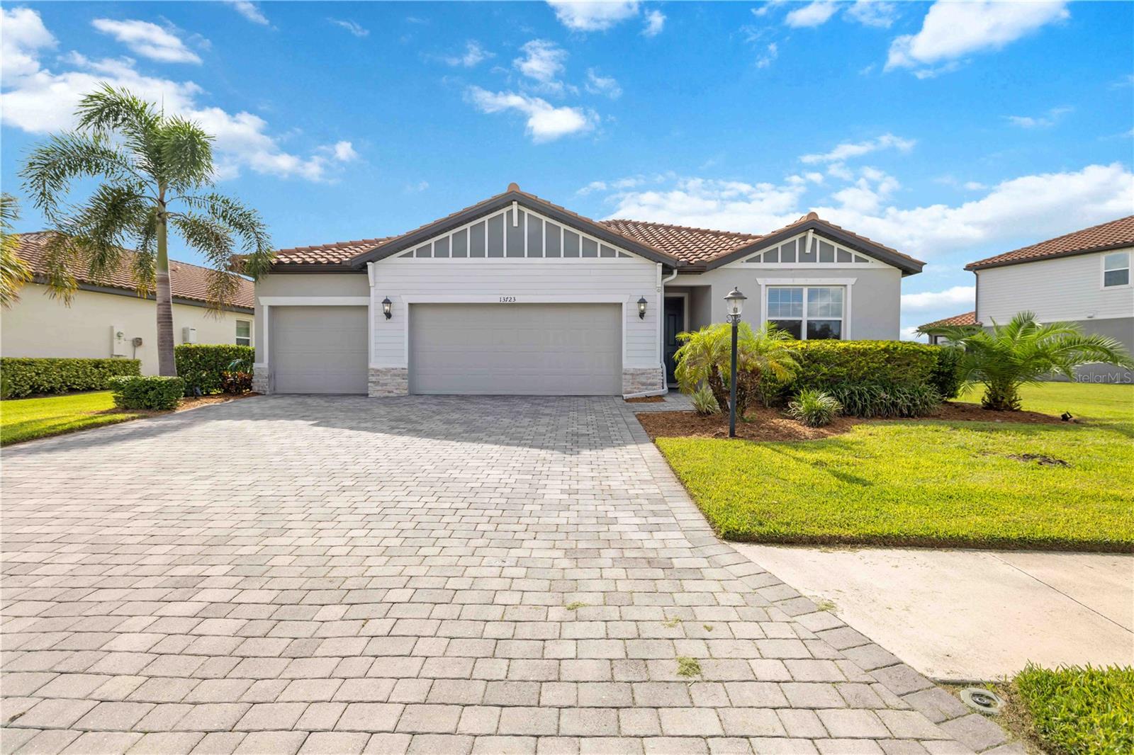 13723 GREEN HAMMOCK PLACE