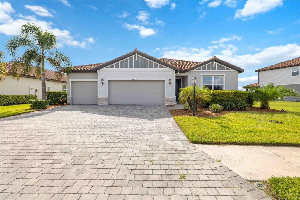 Photo of 13723 Green Hammock Place, Lakewood Ranch, FL 34211 (MLS # A4706653)