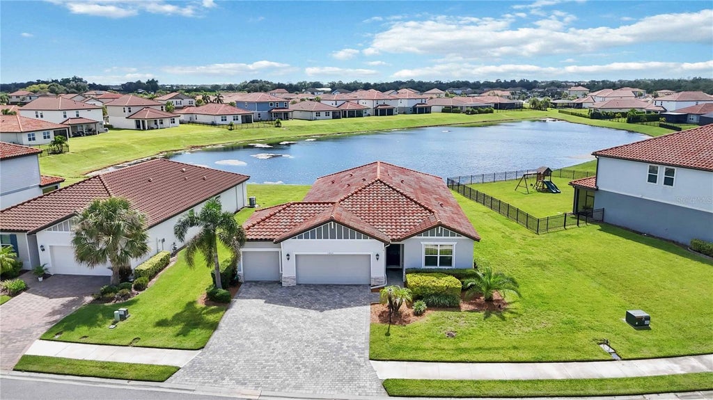 Photo of 13723 Green Hammock Place, Lakewood Ranch, FL 34211 (MLS # A4706653)