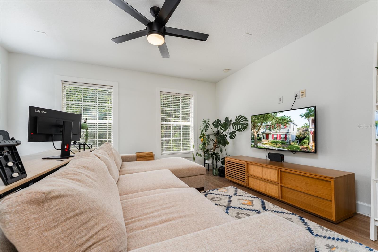 FISHHAWK RANCH TOWNCENTER PHAS - Residential