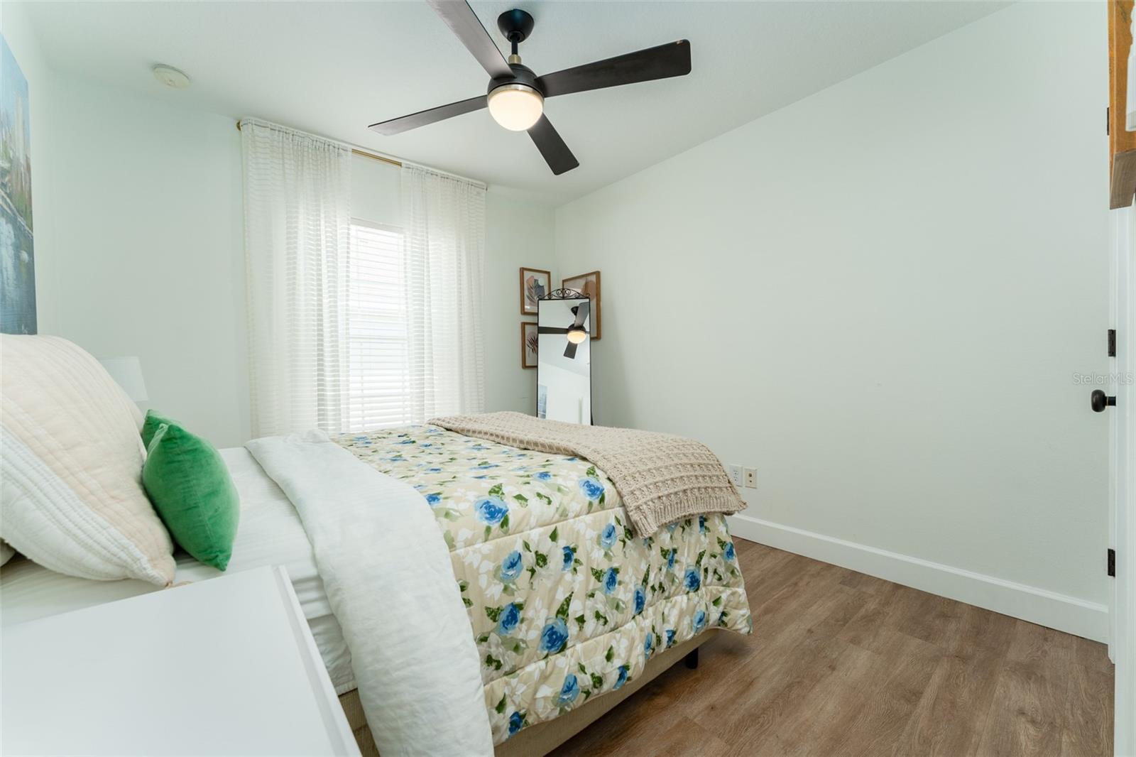 FISHHAWK RANCH TOWNCENTER PHAS - Residential