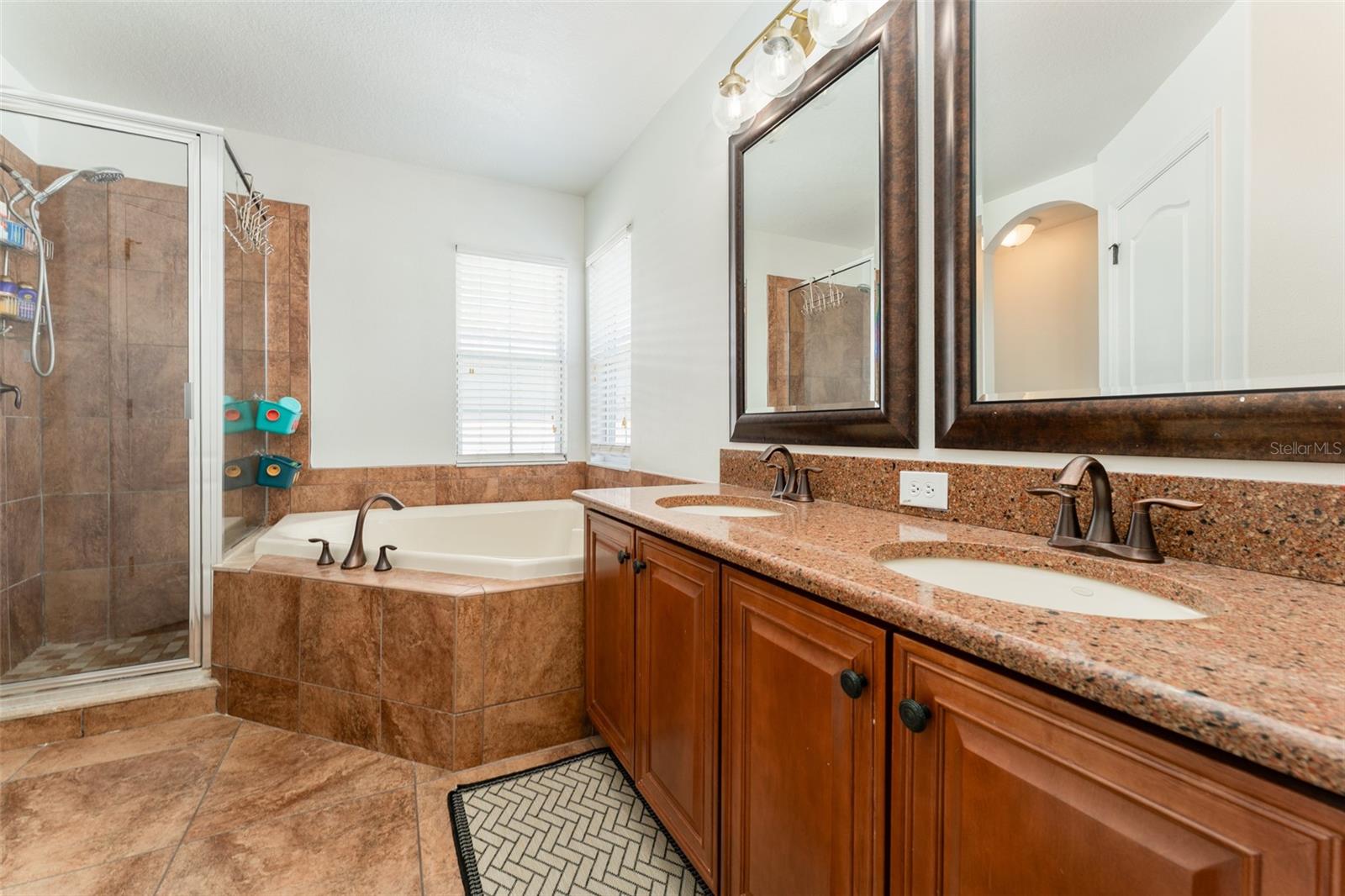 FISHHAWK RANCH TOWNCENTER PHAS - Residential