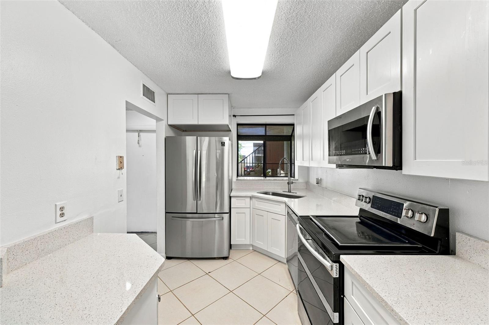 2051 SKIMMER COURT W 112