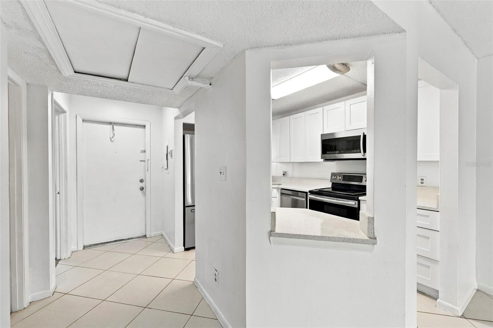 2051 SKIMMER COURT W 112