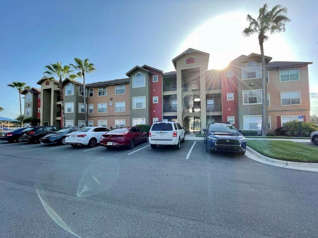 Beautifully maintained and filled with natural light, this top-floor 2 bed / 2 bath condo offers an open floor plan with a spacious living and dining room combination, a convenient computer nook, and inside laundry. Located in a gated community, residents enjoy resort-style amenities including two pools, a spa, kiddie pool, playground, fitness center, and tennis courts. Ideally situated just minutes from Disney attractions, The Loop, shopping, dining, and public transportation.