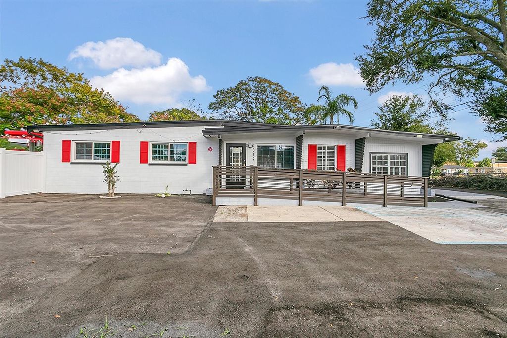 Photo of 319 Dillon Circle, Orlando, FL 32822 (MLS # O6364751)