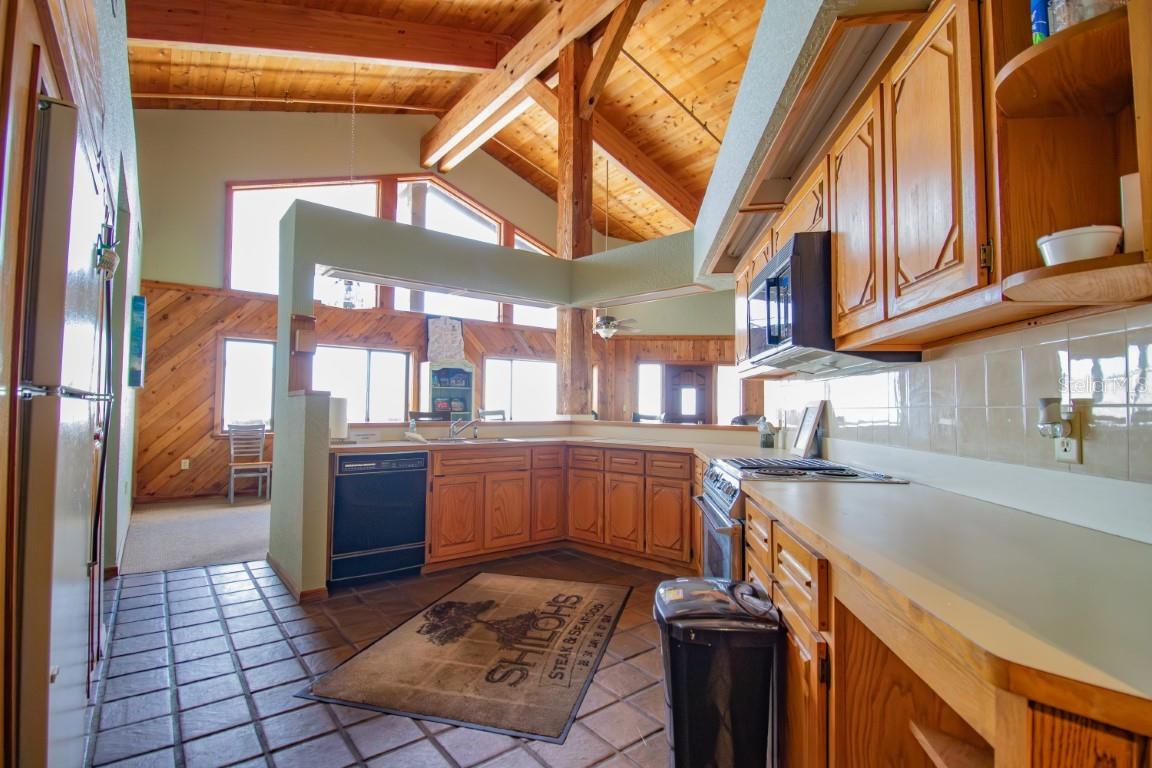 DELESPINE COURTS - Commercial Sale