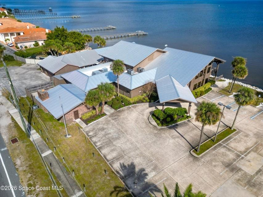 DELESPINE COURTS - Commercial Sale