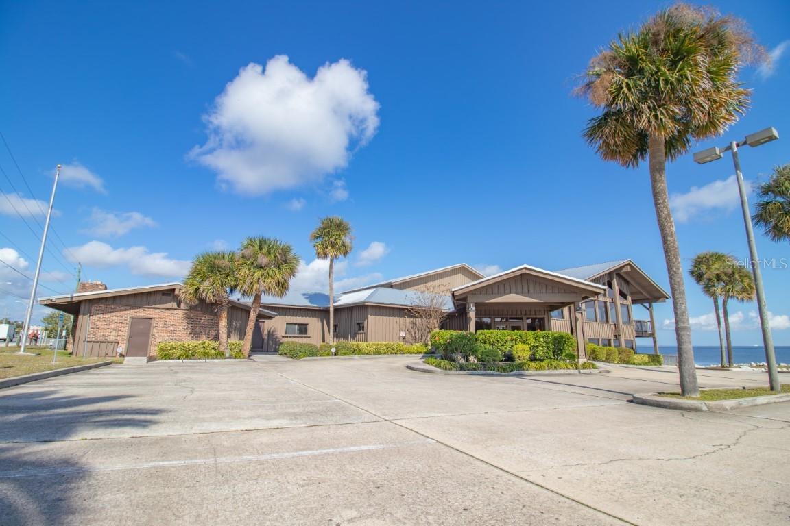 DELESPINE COURTS - Commercial Sale