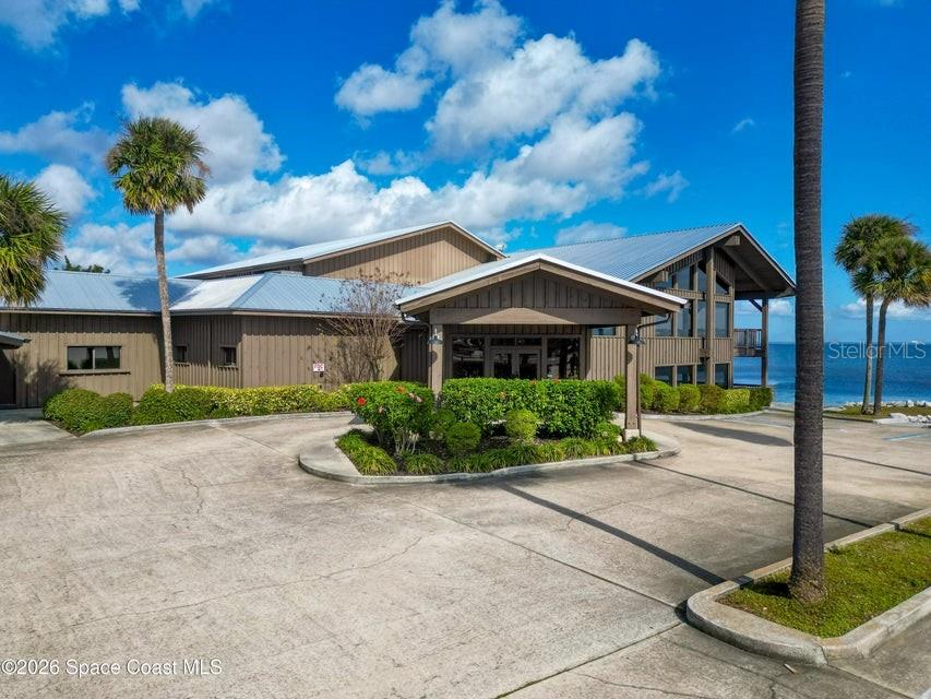 DELESPINE COURTS - Commercial Sale