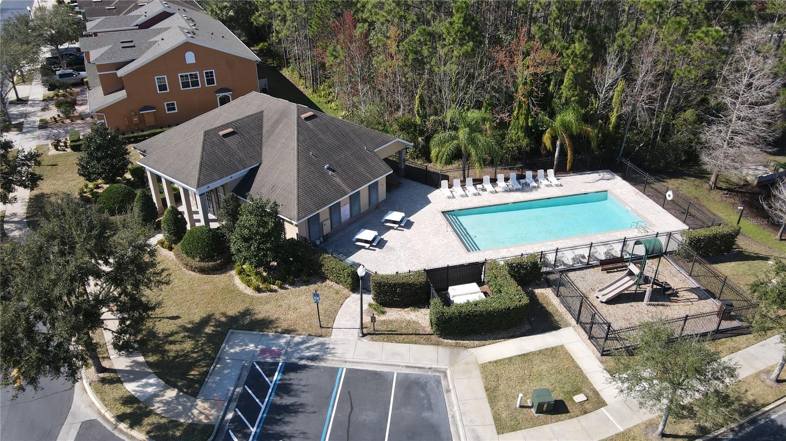 9575 SILVER BUTTONWOOD STREET