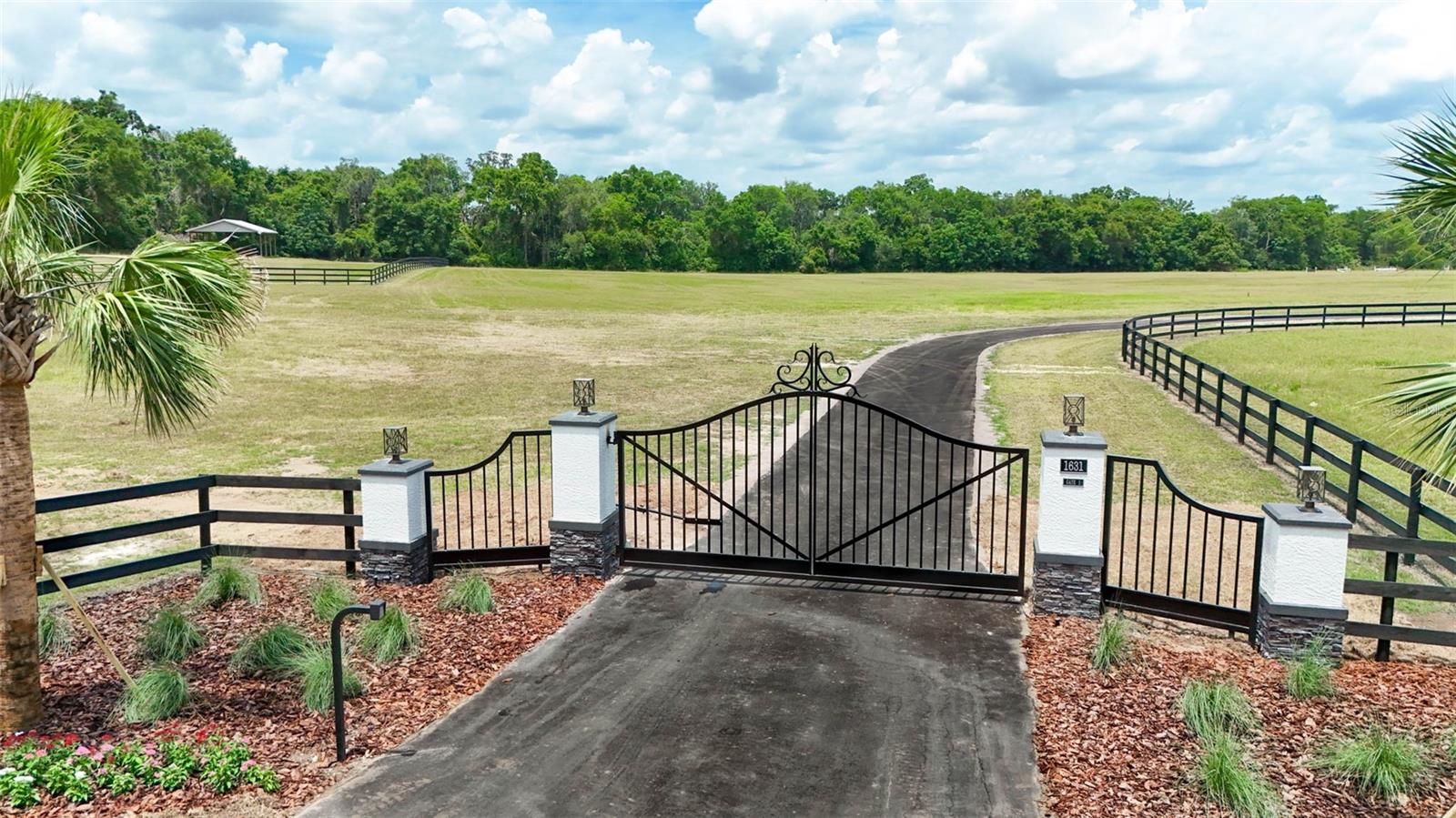 1631 W HWY 329