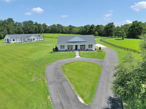 Photo of 1631 W Hwy 329, Citra, FL 32113 (MLS # OM702718)