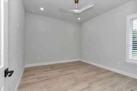 Tiny photo for 1631 W Hwy 329, Citra, FL 32113 (MLS # OM702718)