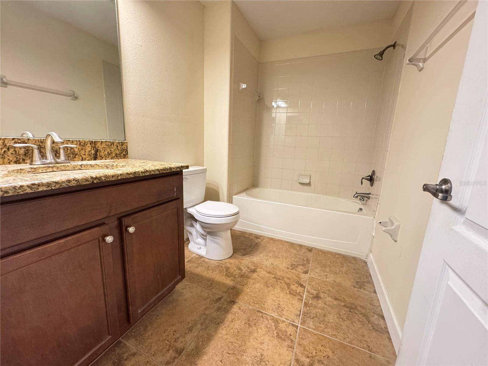 SIGNATURE LAKES PH 3B-1 - Residential Lease