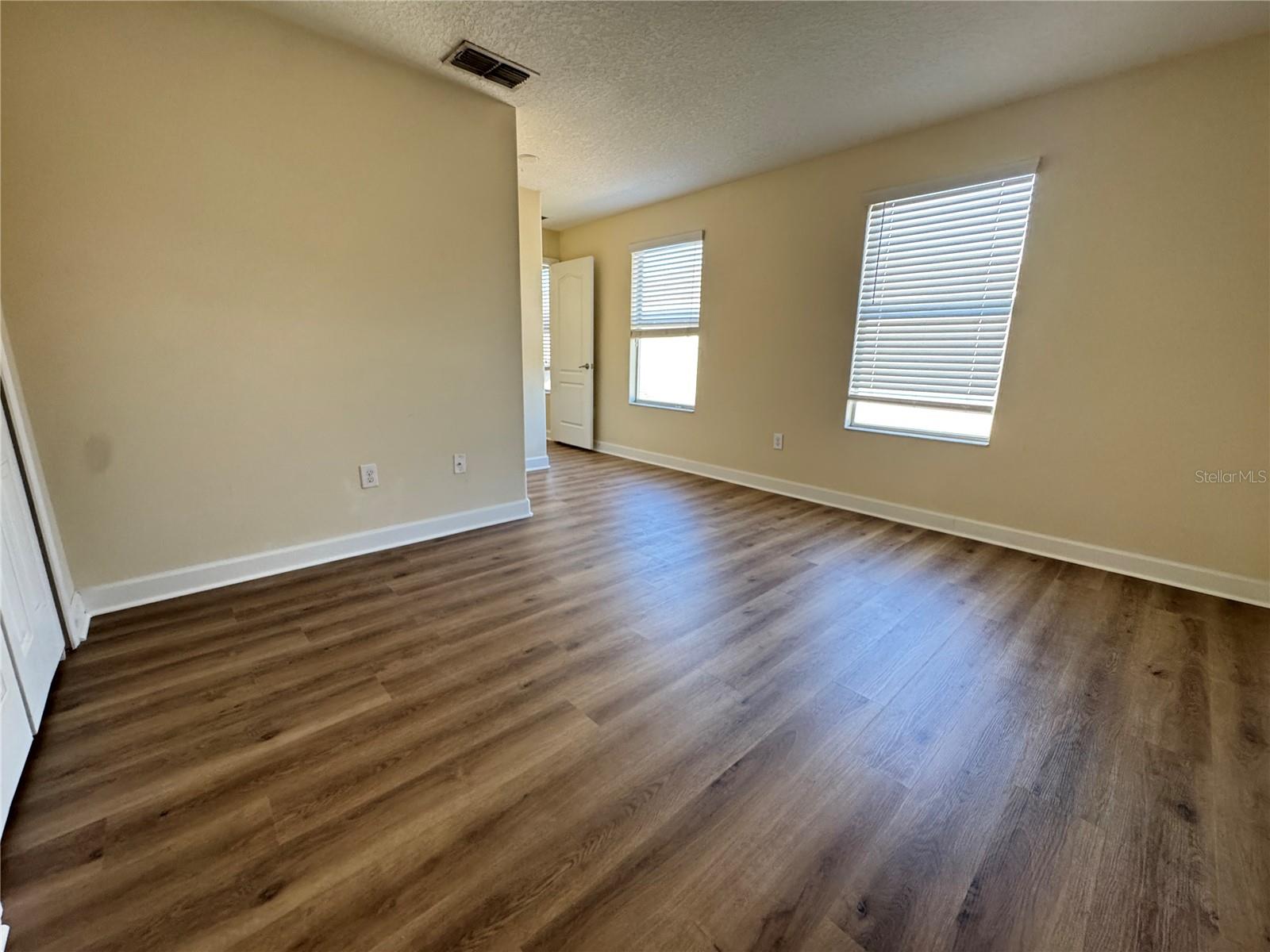 SIGNATURE LAKES PH 3B-1 - Residential Lease