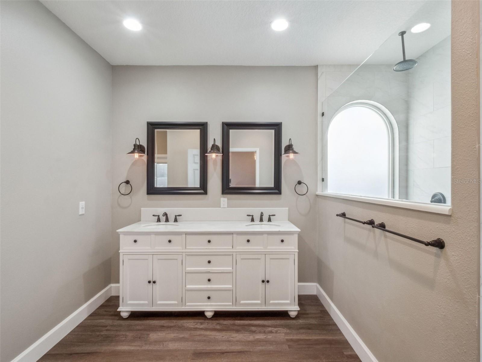 JOHNS LANDING PH 01 44/47 - Residential