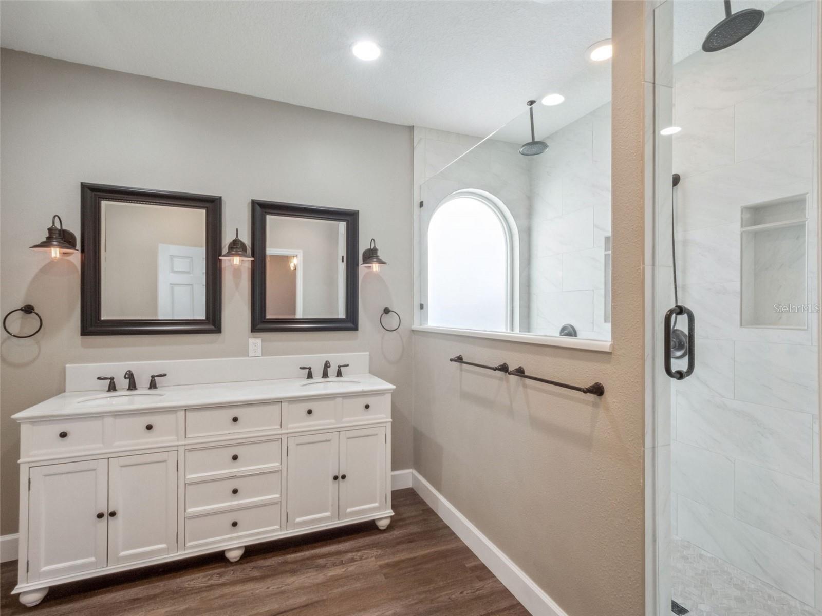 JOHNS LANDING PH 01 44/47 - Residential