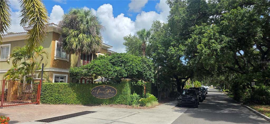 Photo of 4907 Bayshore Boulevard #103, Tampa, FL 33611 (MLS # TB8530900)