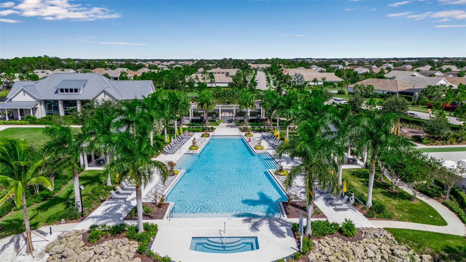 LAKEHOUSE COVE AT WATERSIDE - Residential