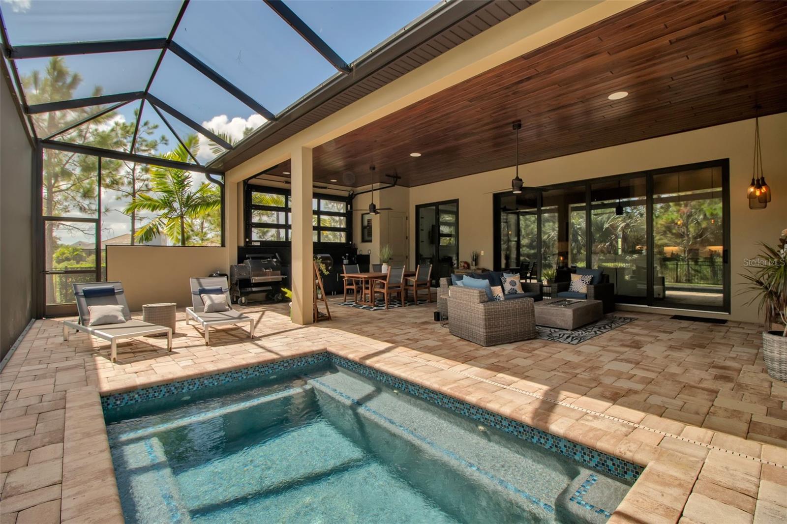 LAKEHOUSE COVE AT WATERSIDE - Residential