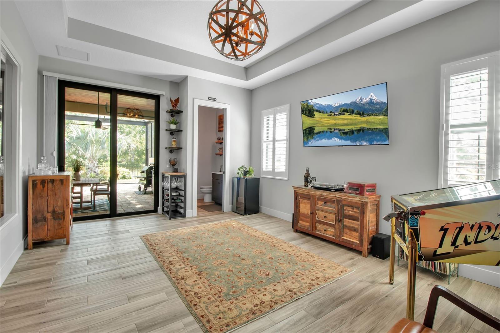 LAKEHOUSE COVE AT WATERSIDE - Residential