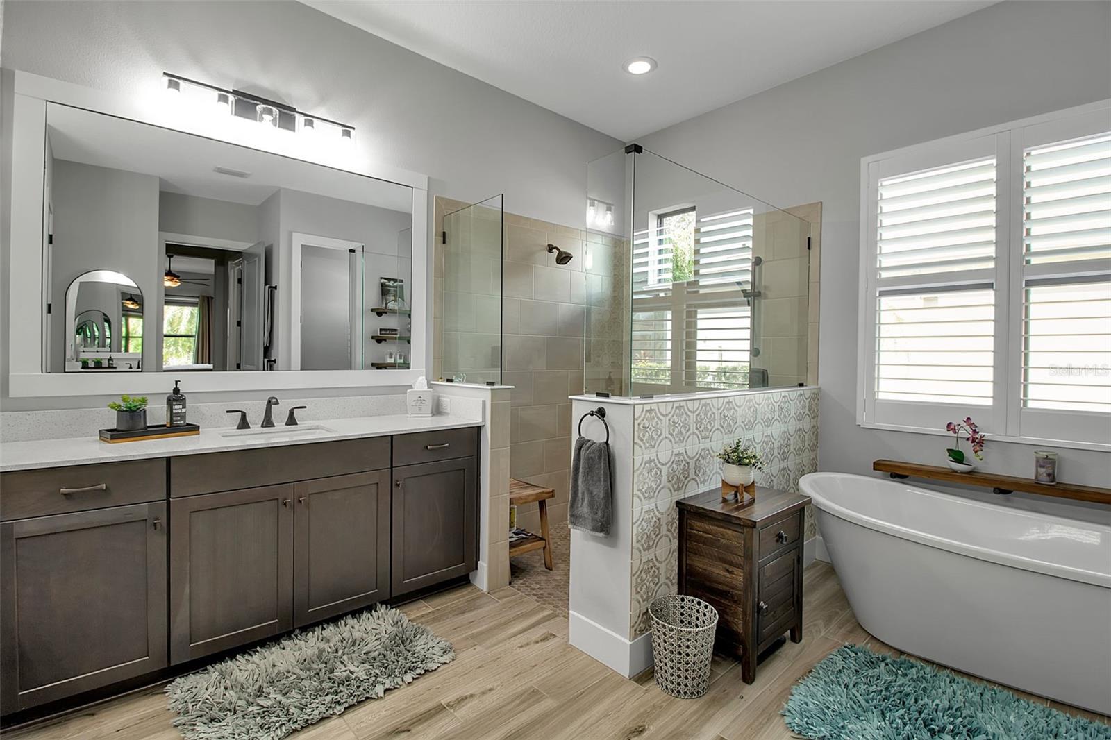 LAKEHOUSE COVE AT WATERSIDE - Residential