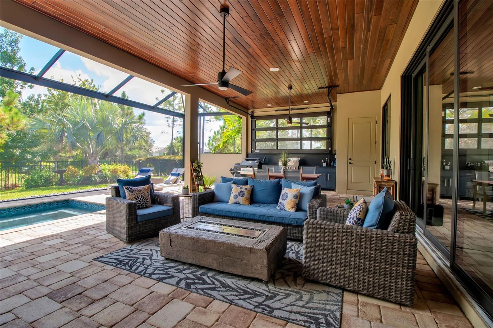 LAKEHOUSE COVE AT WATERSIDE - Residential