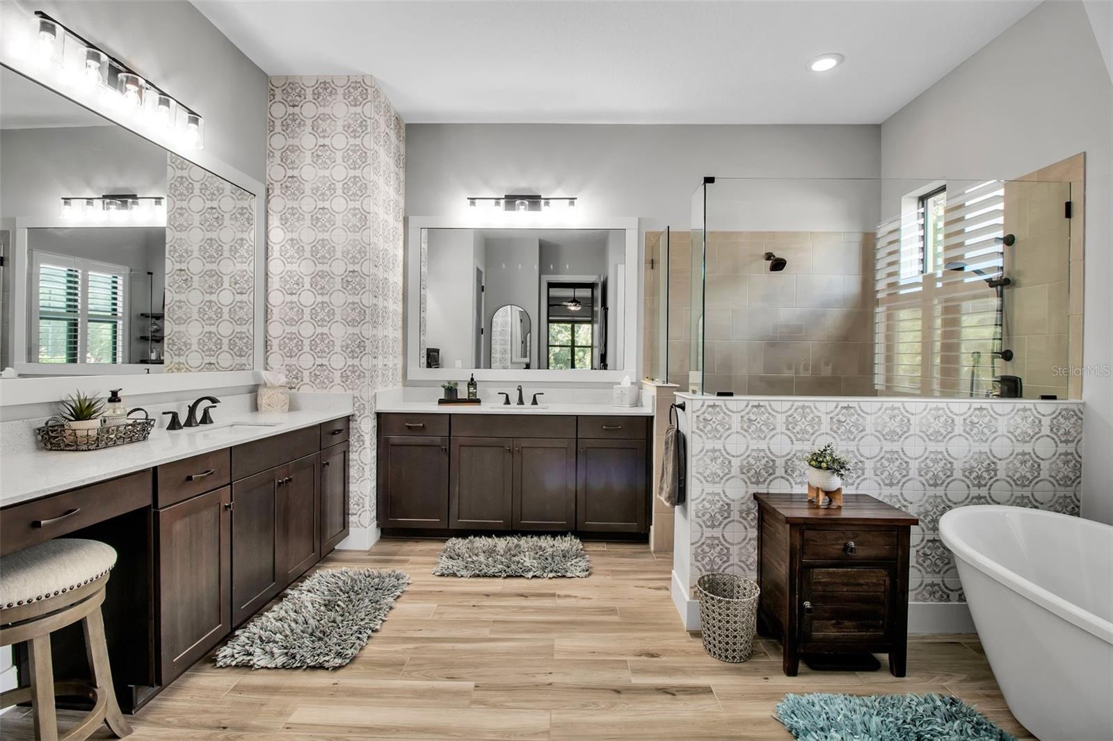 LAKEHOUSE COVE AT WATERSIDE - Residential