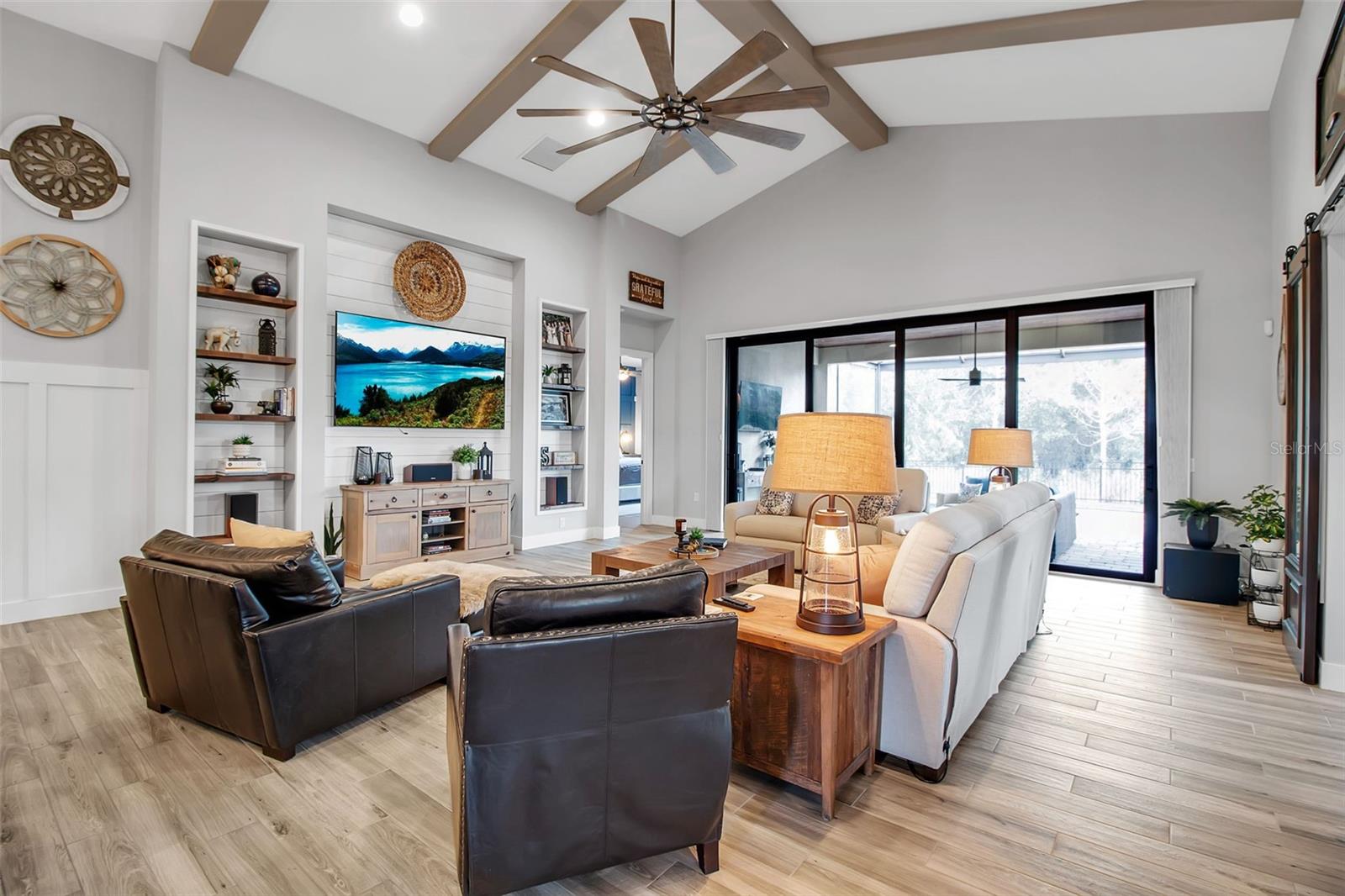 LAKEHOUSE COVE AT WATERSIDE - Residential