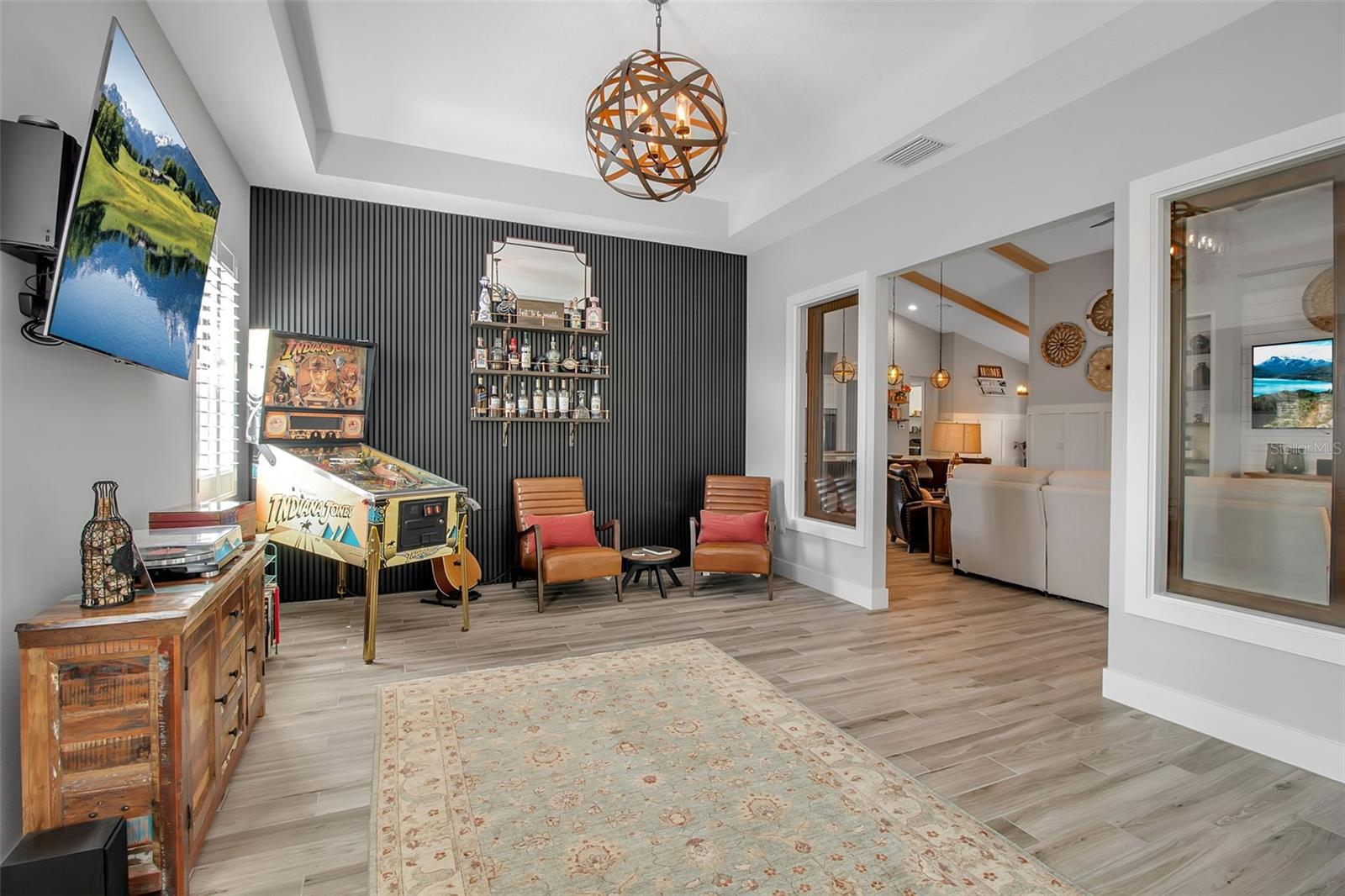LAKEHOUSE COVE AT WATERSIDE - Residential