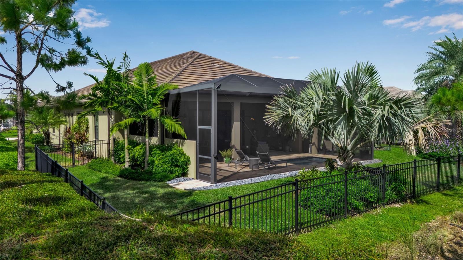 LAKEHOUSE COVE AT WATERSIDE - Residential