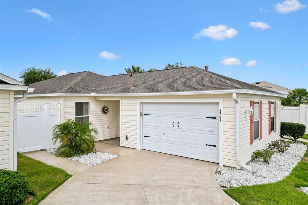 Photo of 1798 Longwood Court, The Villages, FL 32162 (MLS # G5098703)