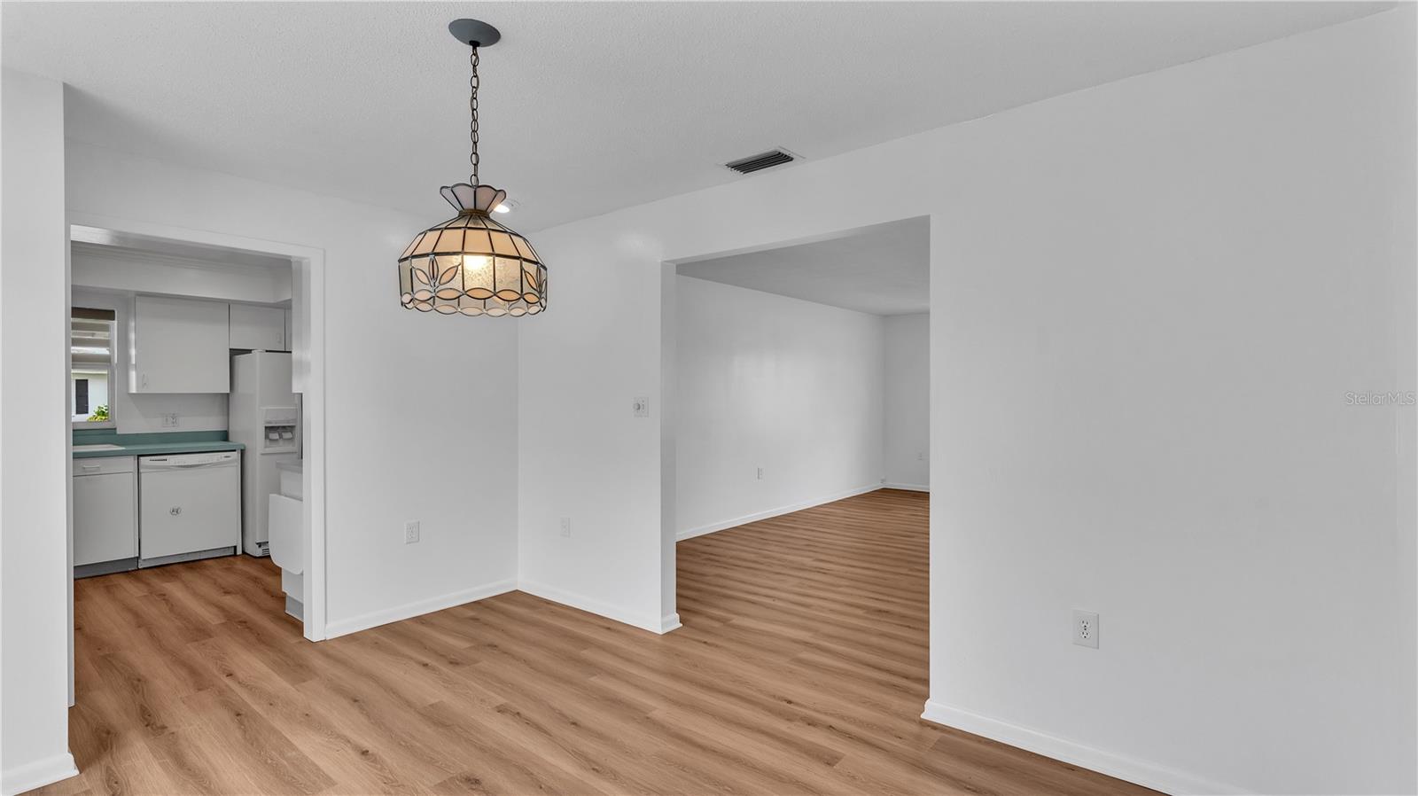 Photo 9 of 31 of 3523 AMITY AVENUE condo