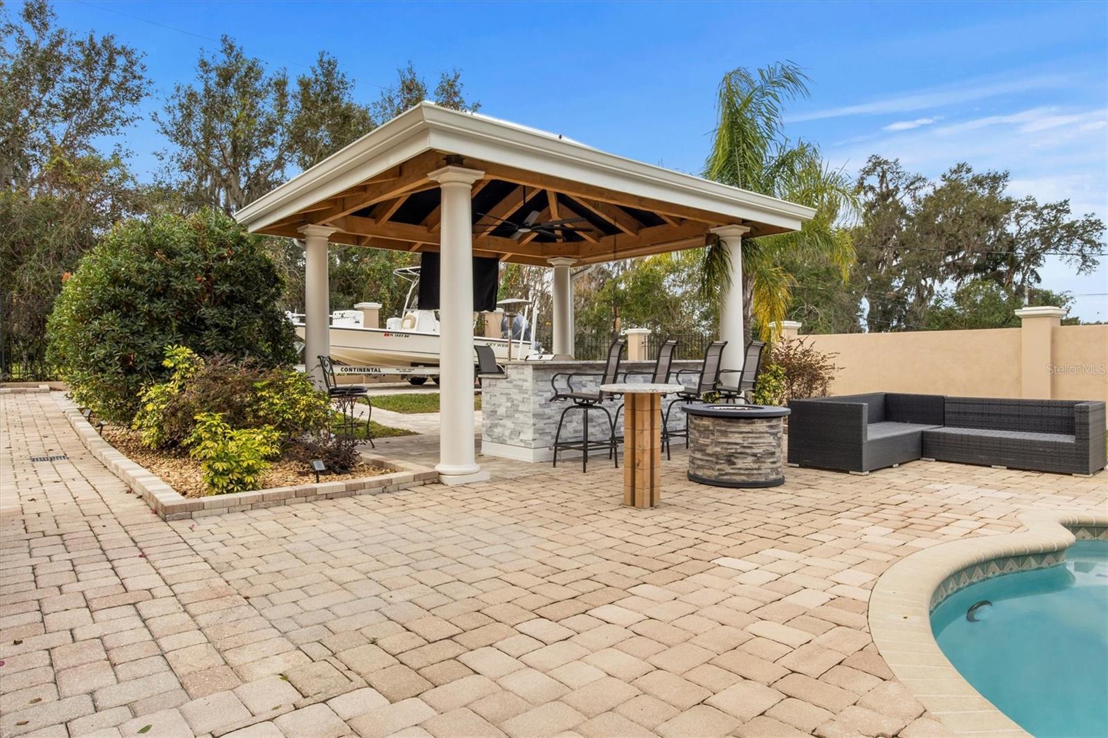 1665 BLUE HERON LANE