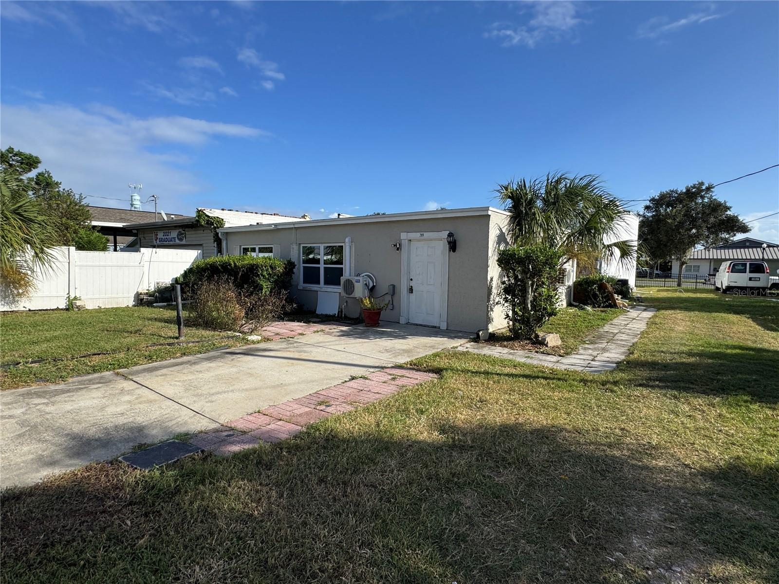 DUNDEE - Residential Lease