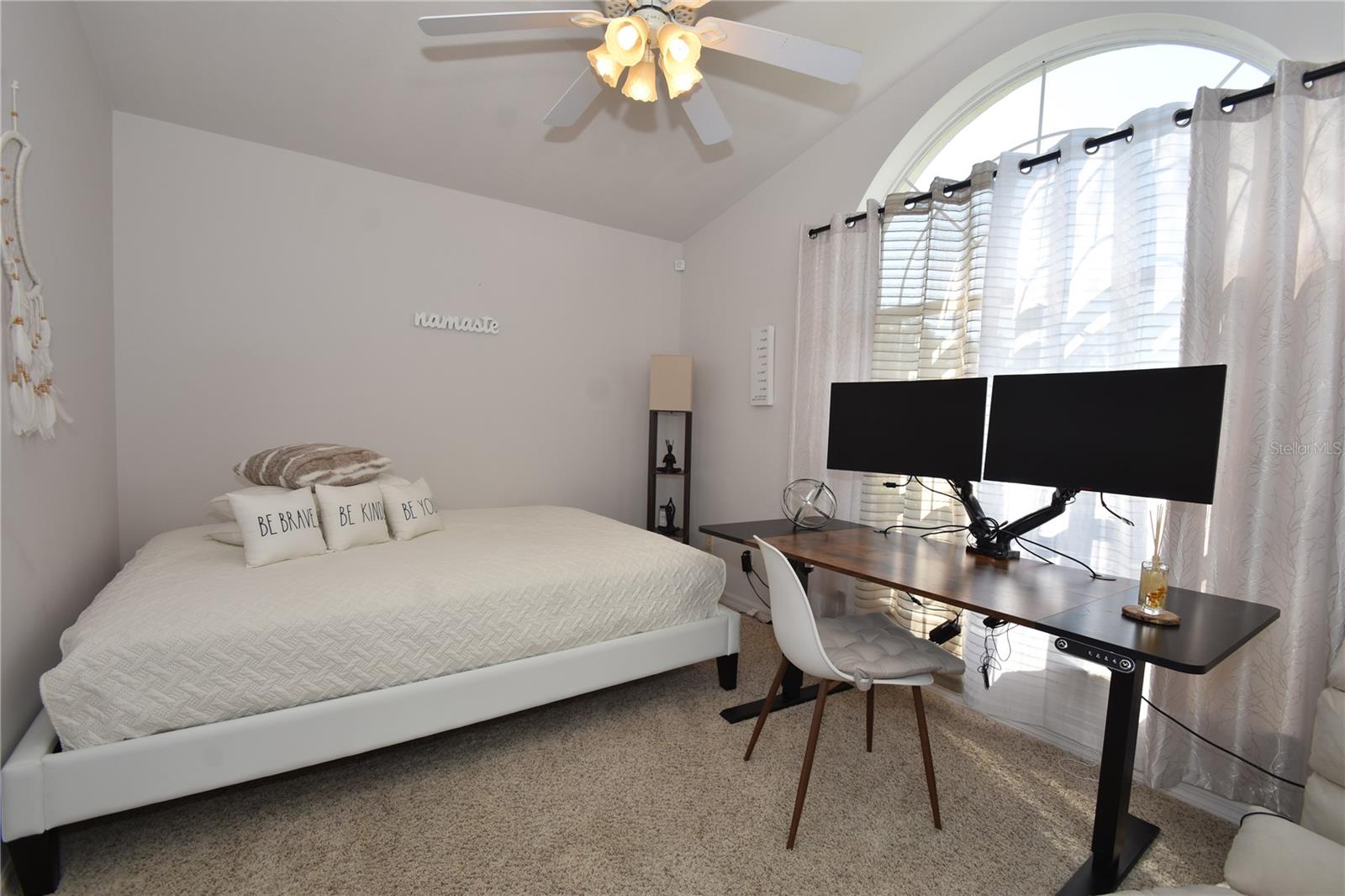 PINE LAKES - Residential